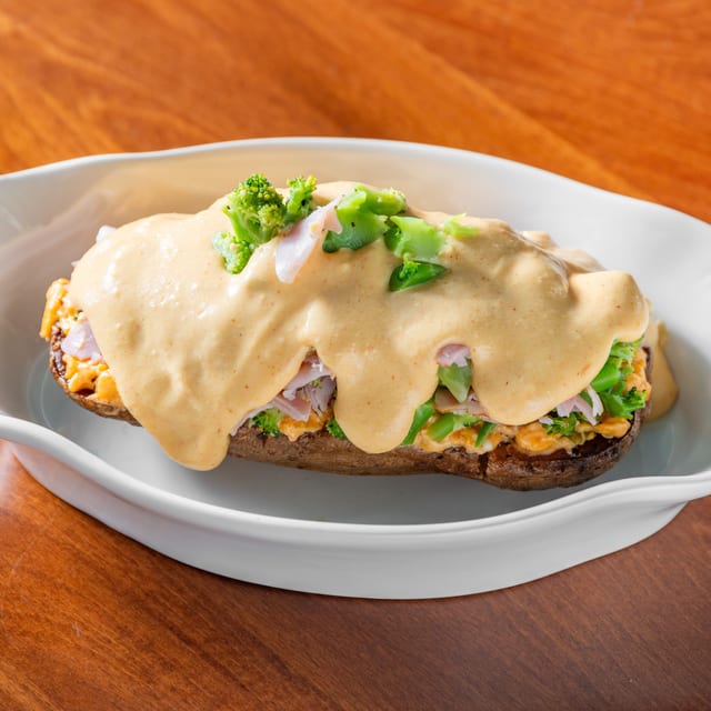 Broccoli, Ham, & Cheese Deli Spud.